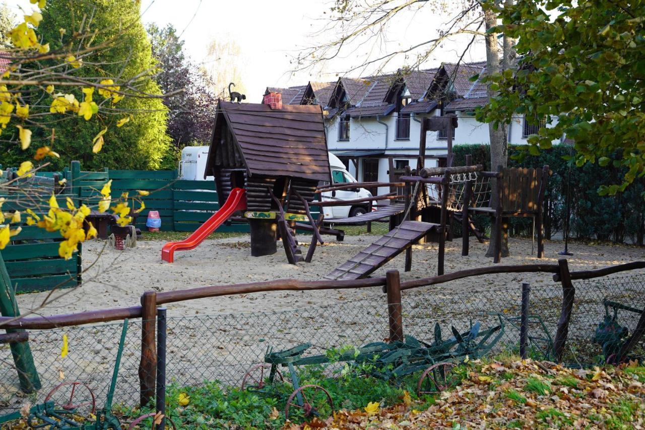 Schwarzes Ross Hotel Arnsdorf  Bagian luar foto