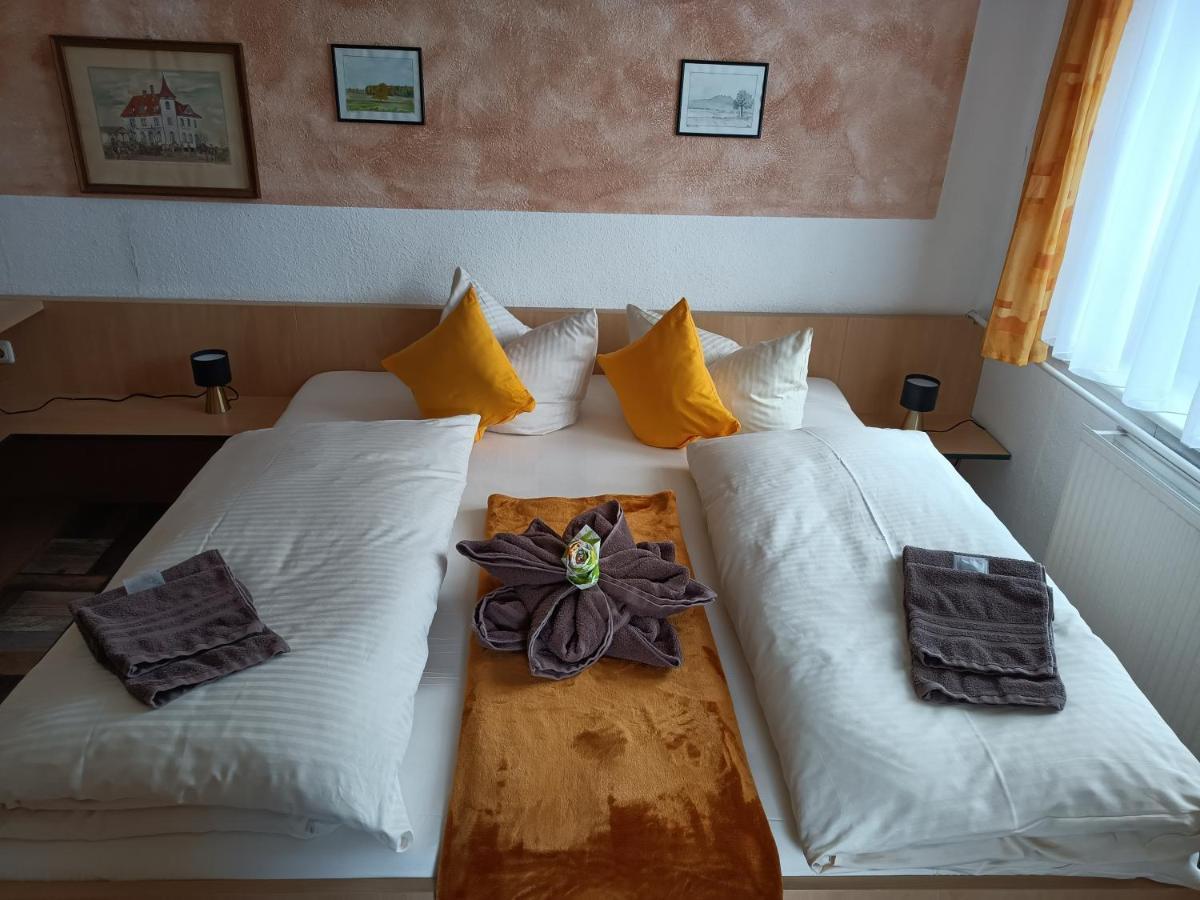 Schwarzes Ross Hotel Arnsdorf  Bagian luar foto